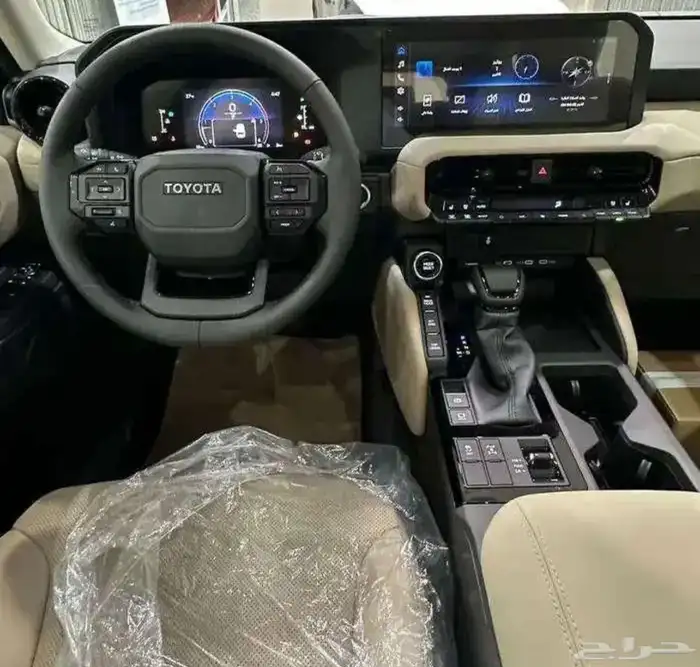 تويوتا برادو 2025 تي اكس ال 2 اقساط بنزين ابيض لؤلؤي . 4