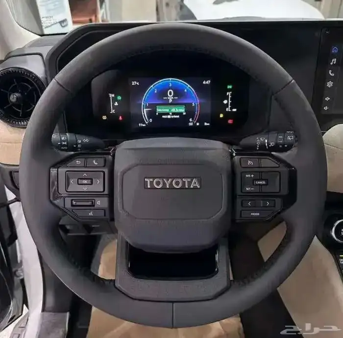 تويوتا برادو 2025 تي اكس ال 2 اقساط بنزين ابيض لؤلؤي . 6