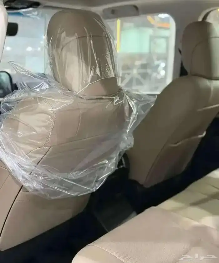 تويوتا برادو 2025 تي اكس ال 2 اقساط بنزين ابيض لؤلؤي . 2