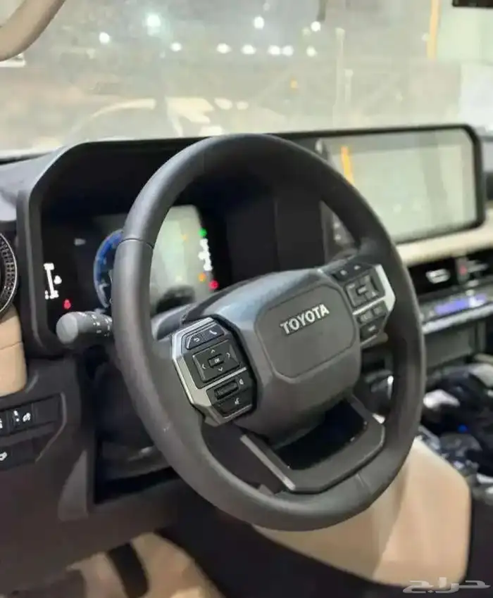 تويوتا برادو 2025 تي اكس ال 2 اقساط بنزين ابيض لؤلؤي . 5