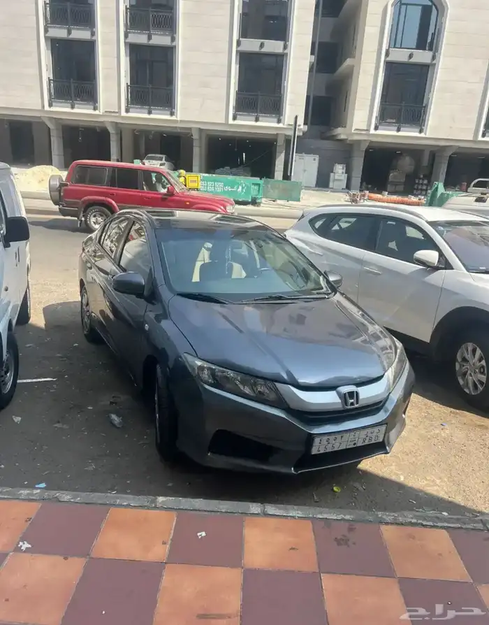 سيارة للبيع 1