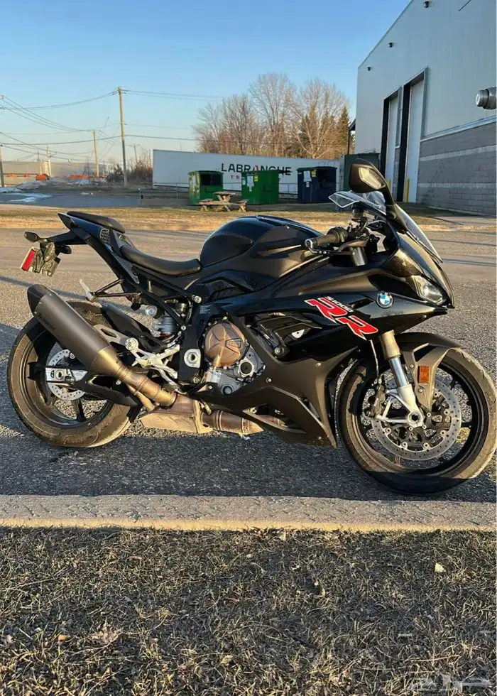 للبيع دباب بي ام دبليو اس 1000 ار ار موديل 2022 0