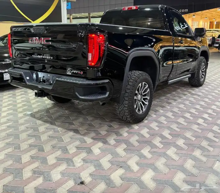 جي ام سي سييرا AT4 موديل 2022 عداد 9 الاف فقط 3