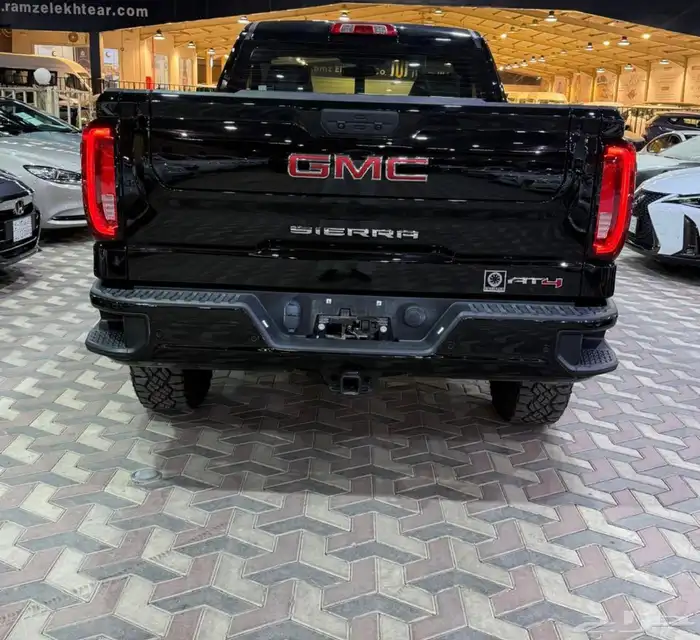 جي ام سي سييرا AT4 موديل 2022 عداد 9 الاف فقط 5