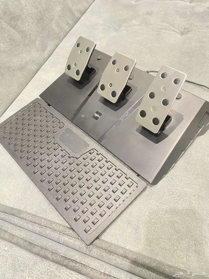 للبيع طارة و دعاسات النوع لوجتيك نضيفات 12