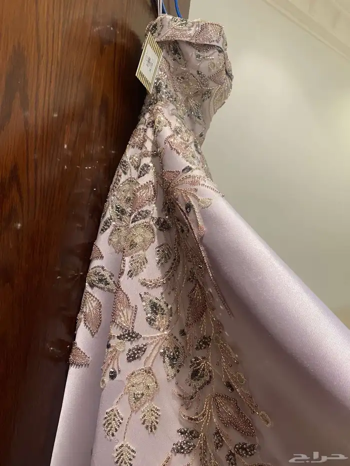 فستان ماانلبس ولا مره بس وقت القياس 3