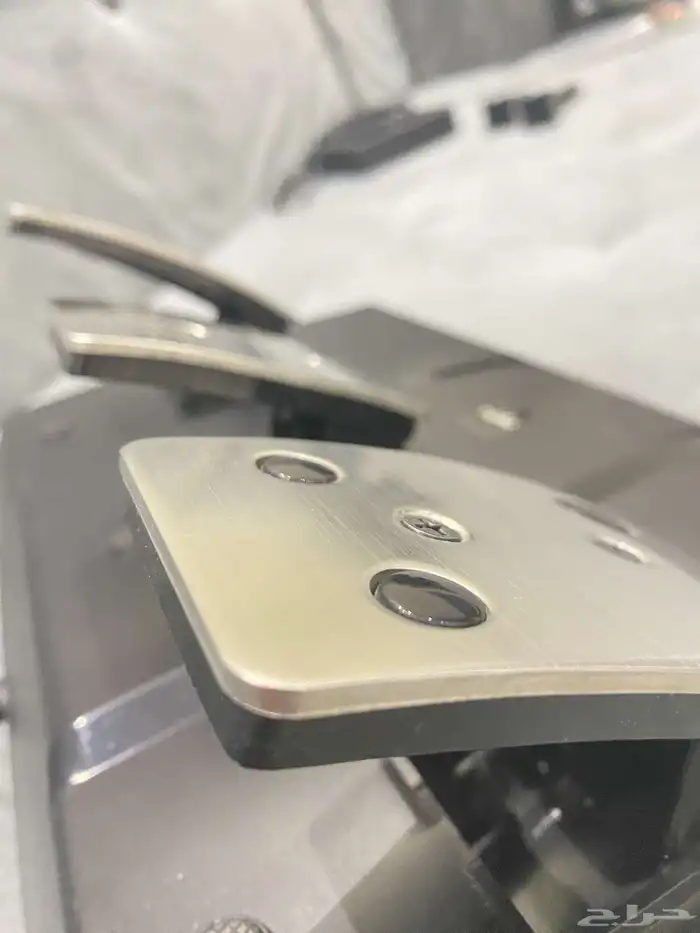 للبيع طارة و دعاسات النوع لوجتيك نضيفات 14