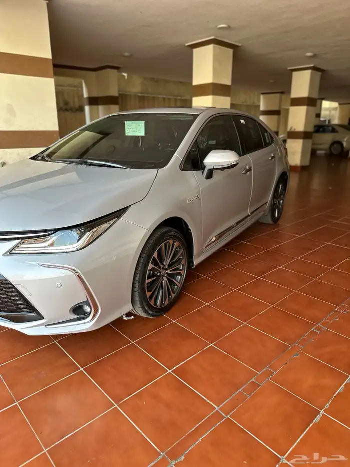 كورولا 2024 GLI هايبرد اعلى فئة - ممشى قليل - شبه وكالة 1