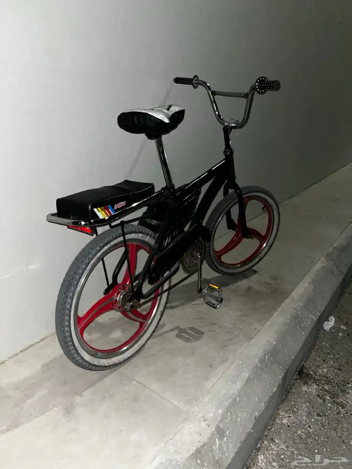 سيكل رامبو كفرات مروحه لون السيكل اسود السعر 300 مع مسكات 7