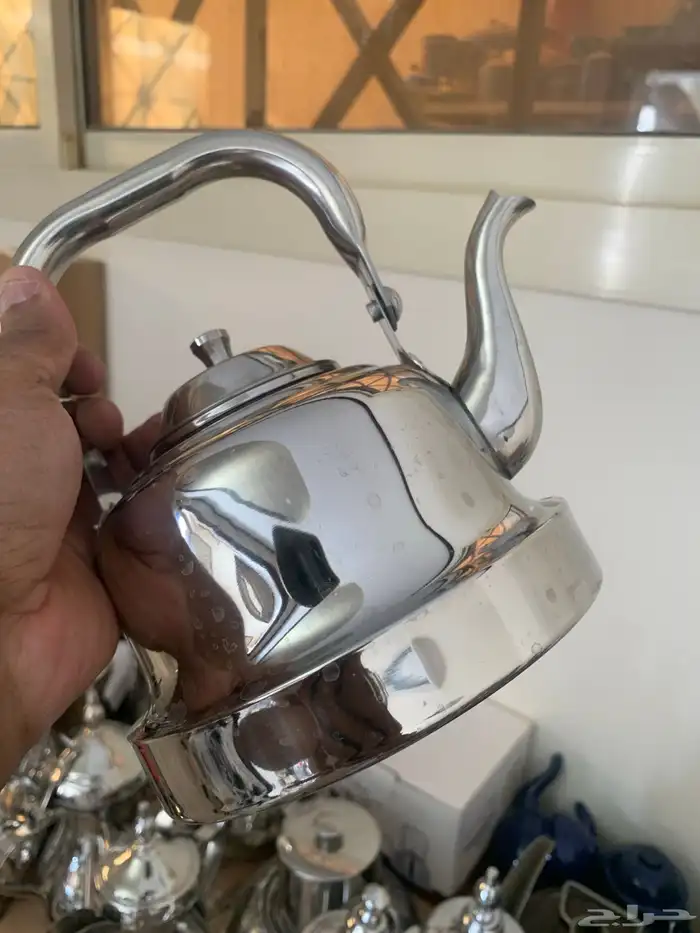 أبريق ستيل ثقيل بقاعدة عريضة وثقيلة طراز قديم 1