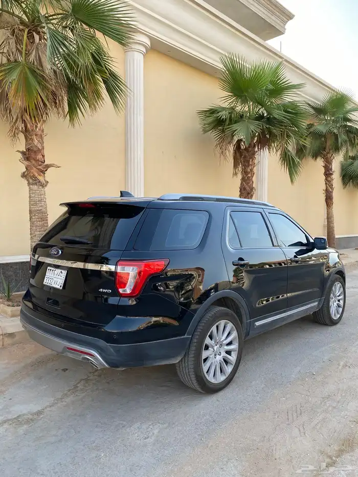 للبيع فورد اكسبلورر 2017 اسود XLT مالك اول دبل 7