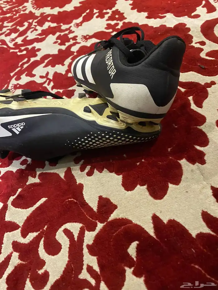 للبيع جزمة أديداس كرة قدم أصلية 0