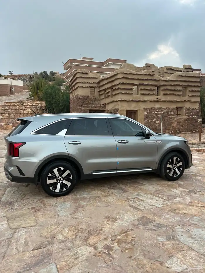 جيب سيرنتو 2023 سته سلندر 2