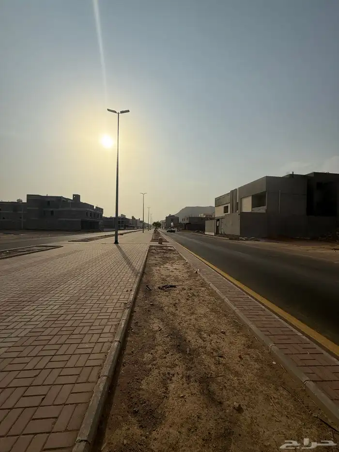للبيع ارض تجارية في مخطط السلام م623 شارع35م شمالي 7