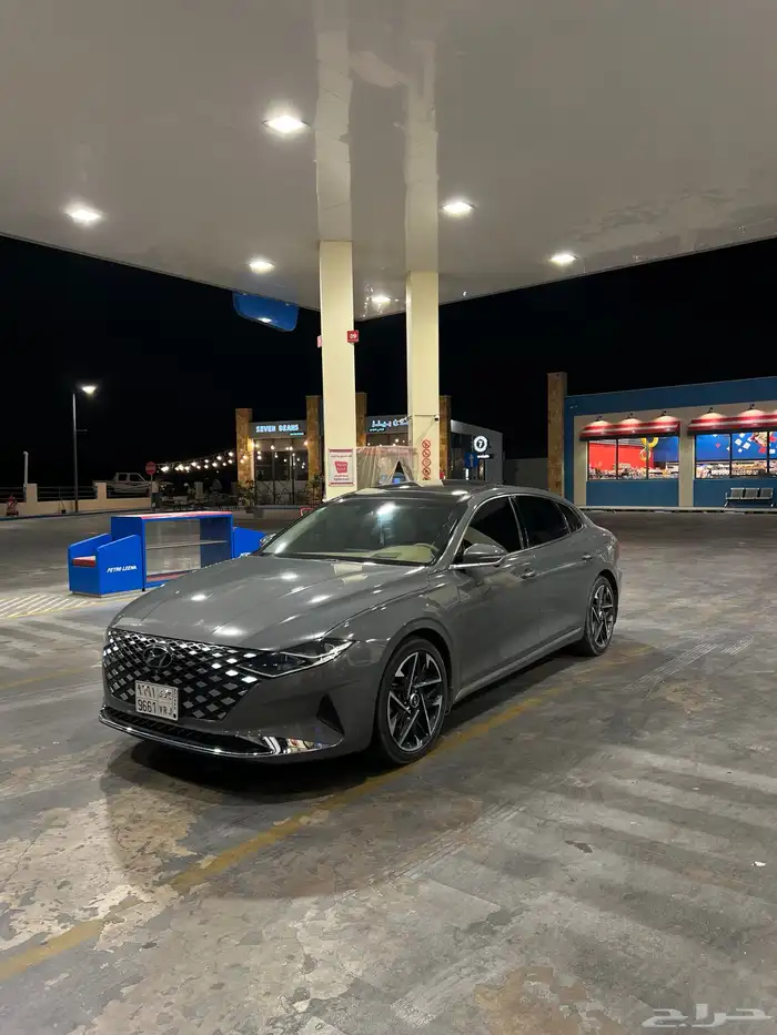 ازيرا بريميوم 2021 8