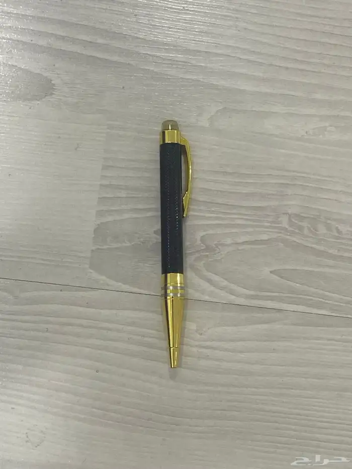 قلم ازرق جديد لونه اسود 0