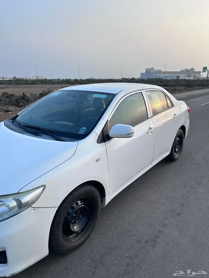 كورلا 2011 أبيض بحاله ممتازه 1