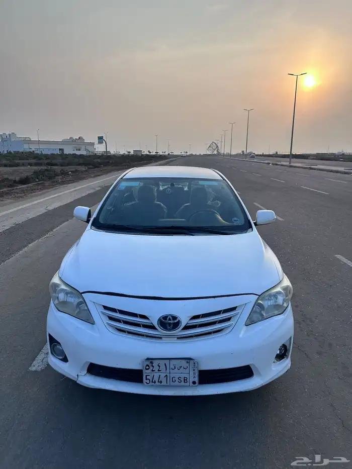 كورلا 2011 أبيض بحاله ممتازه 0