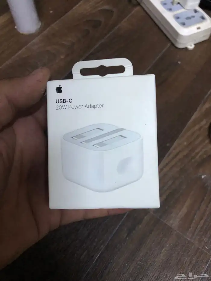 ايفون شاحن اصلي 20 وات 0