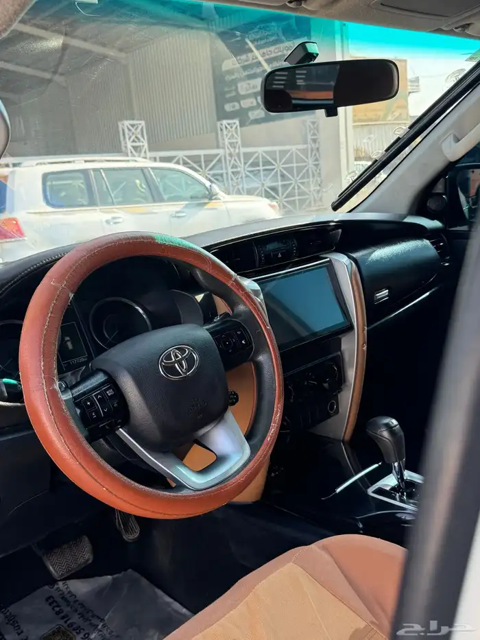 للبيع فورشنر 2018 بنزين دبل 3