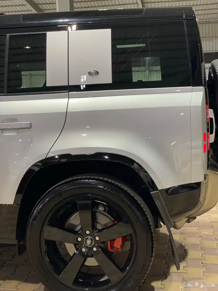 لاندروفر ديفندر X110 خليجي 2021 شبه جديد 11