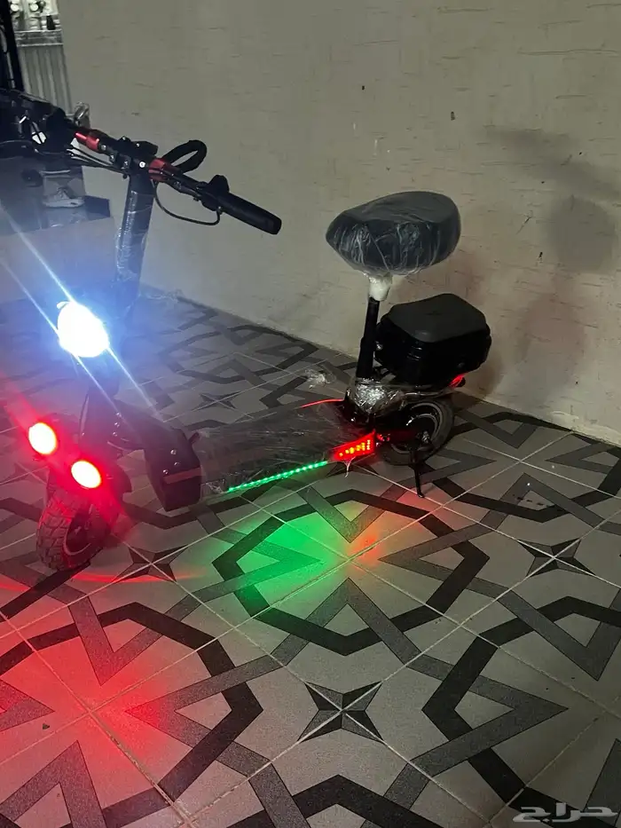 سكوتر السعر 800  نضيف بدون السله اللي ورا قدله معي شهر 6