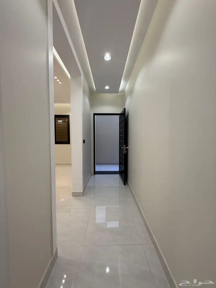 للبيع شقق ارضيه ببايكة سيارة وشقق علويه بسطح ف ابها المحاله 14