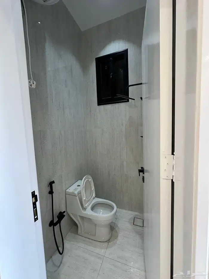 للبيع شقه ارضيه بمدخل سياره قريبه من مطار ابها 7