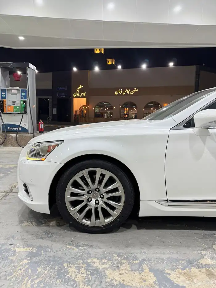 لكزس LS460 2015 وكالة 4