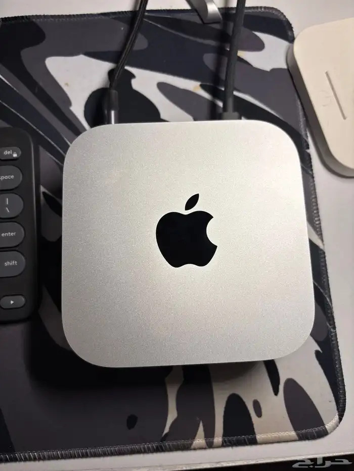 ماك ميني وملحقاته كامله مع شاشه للبيع 2700 1