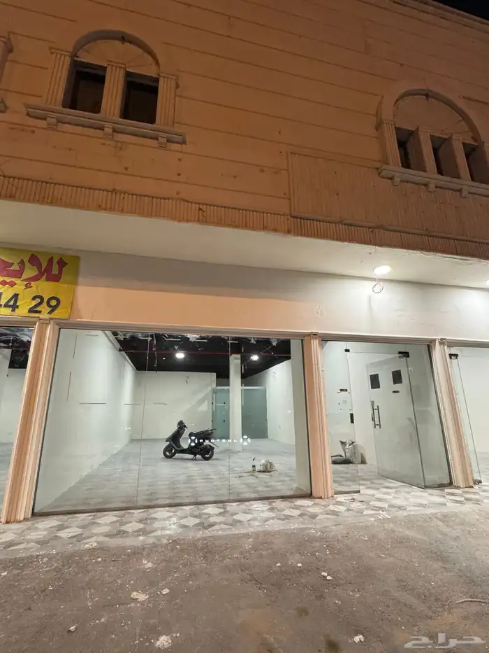 معارض للايجار الدائري الشرقي 10