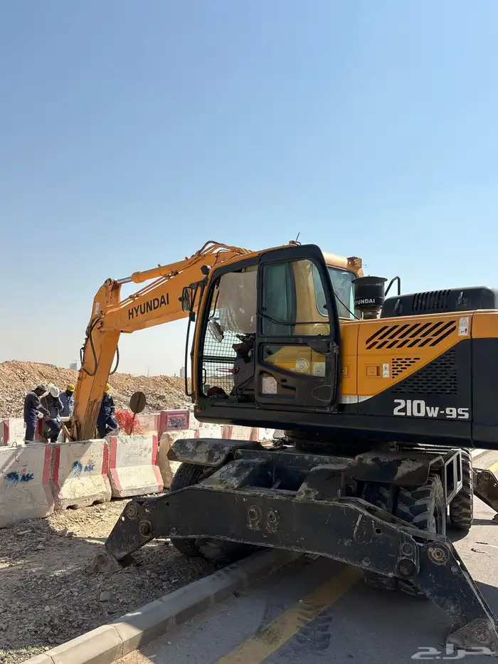 بوكلين جنزير للايجار   بوكلين كفرات للايجار 3