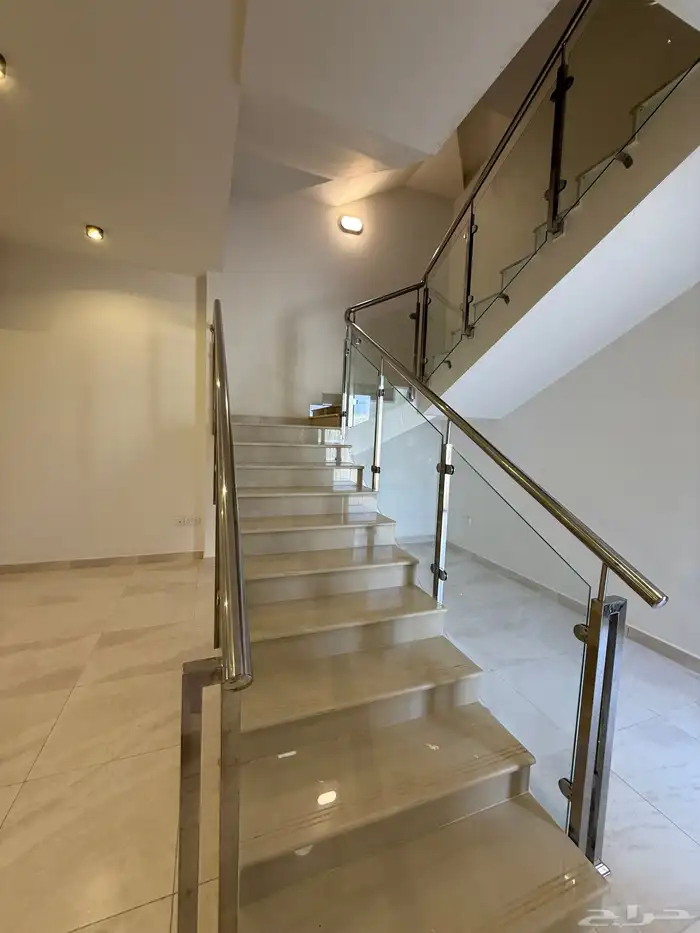 فيلا جديدة فاخرة للإيجار إسكان فالي شارعين 3500 ريال شهريا 7