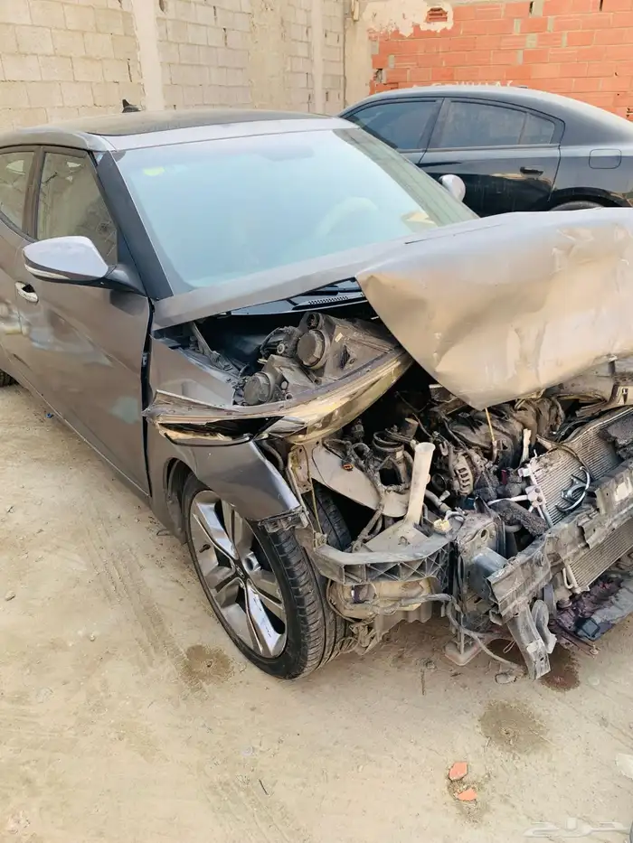 فوليستر 2012 هيونداي مصدومة للبيع 7