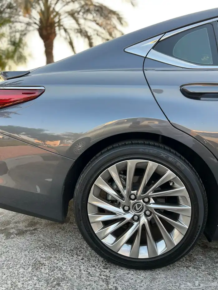2023 لكزس ES350 DD فل كامل سعودي 23
