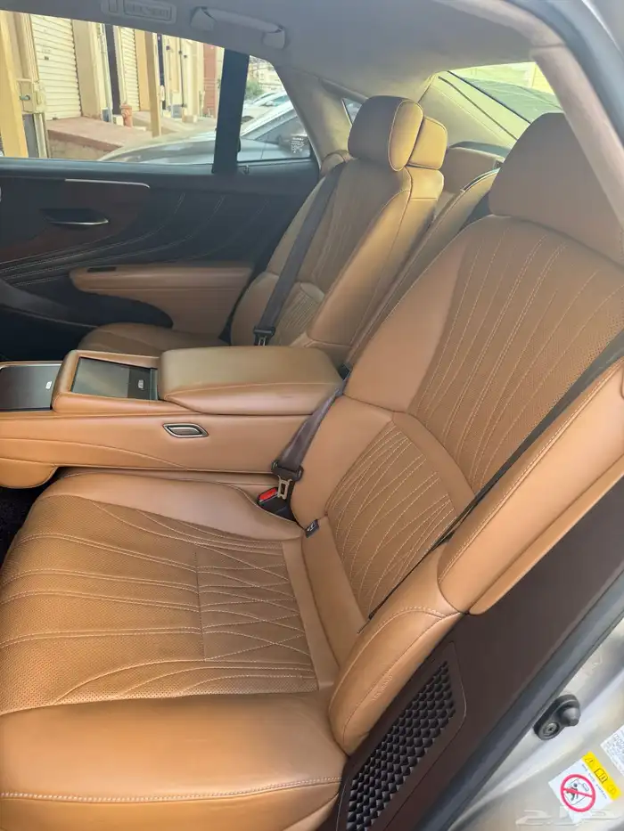 لكزس ls 500 H موديل 2018 فل كامل 4