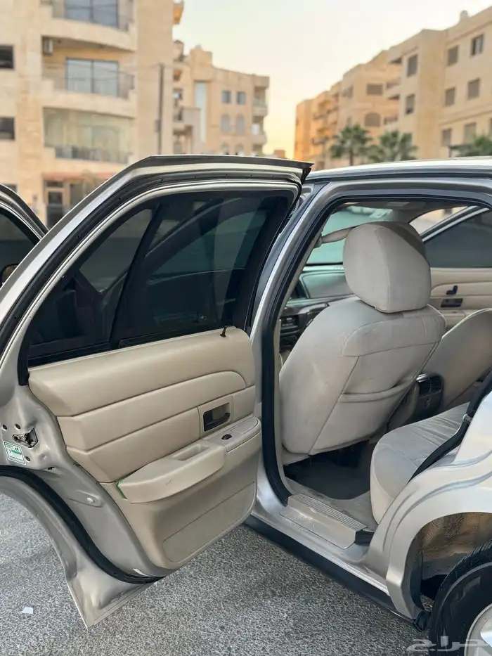 فورد فكتوريا 2007 8