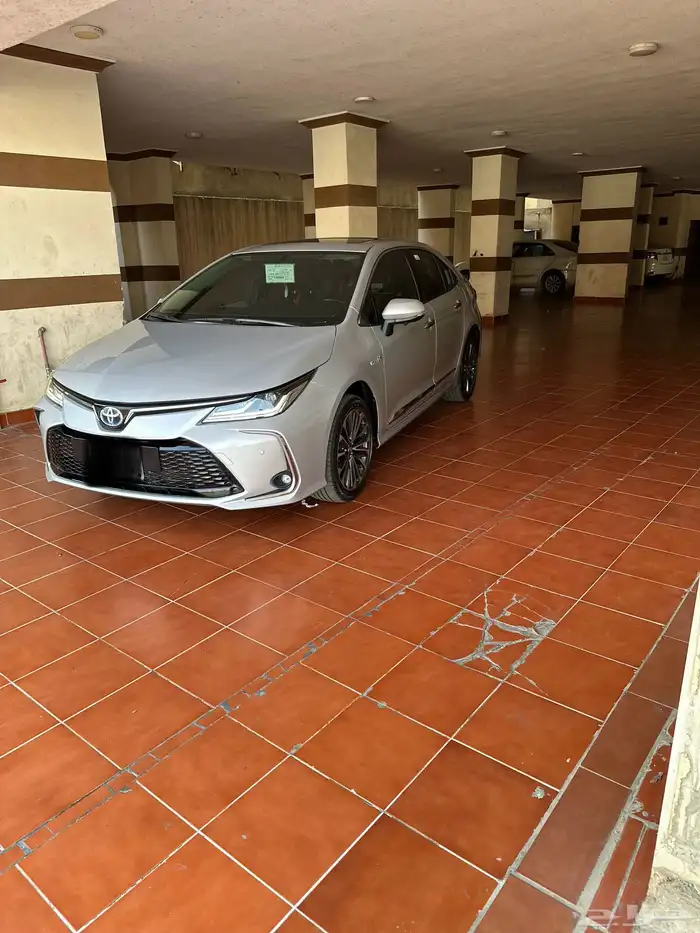 كورولا 2024 GLI هايبرد اعلى فئة - ممشى قليل - شبه وكالة 17