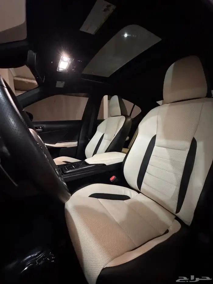 لكزس IS 350 F Sport 2023 26