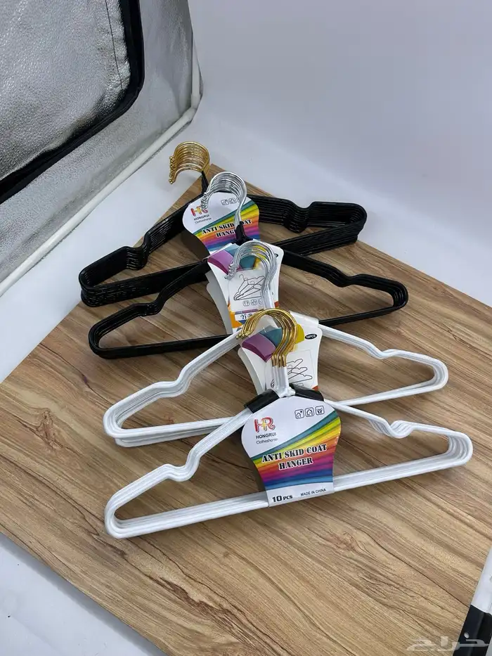 علاقات ملابس شماعات عبايات 0