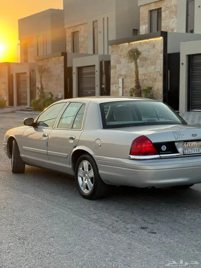 فورد فكتوريا سعودي وكالة 2011 15