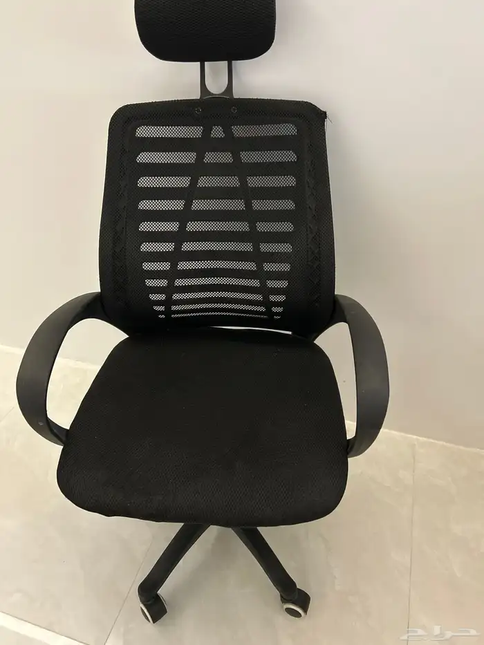 كرسي مكتبي للبيع قابل للتفاوض 0