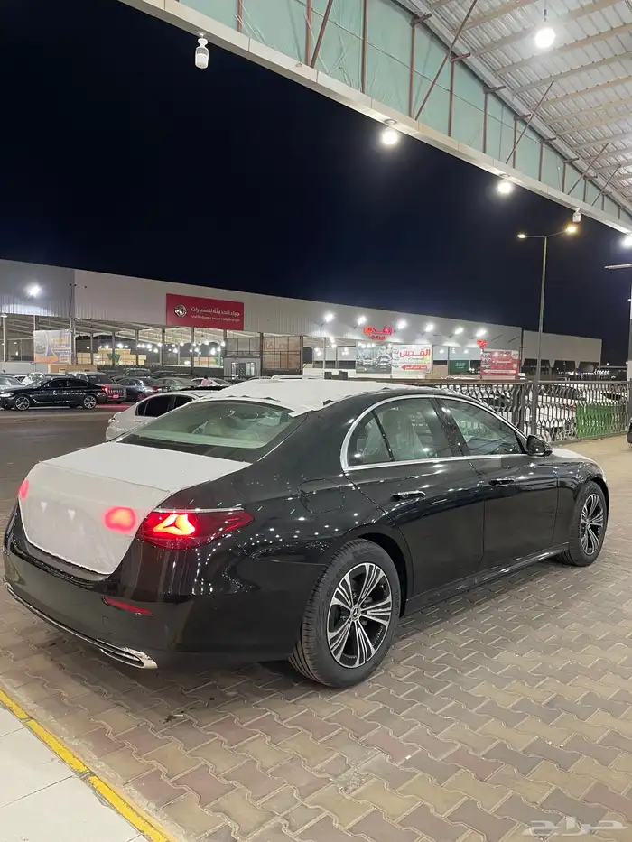 مرسيدس E200 موديل 2025 فل كامل 10