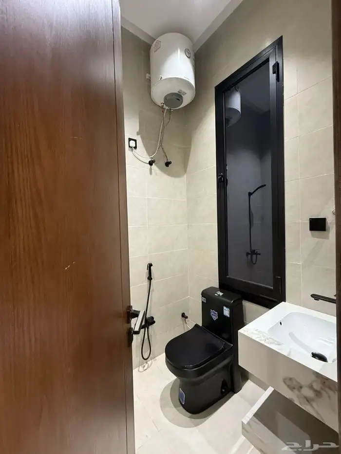 للبيع ارواف ارضيه وارواف علويه ببايكة سيارة ابها حي الزهور 18