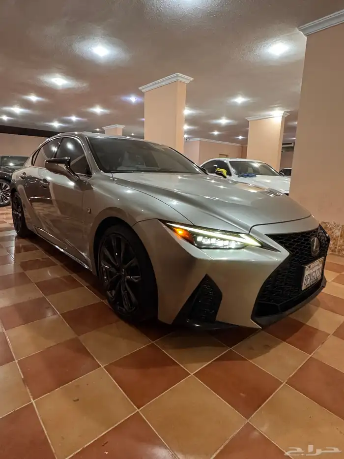 لكزس IS 350 F Sport 2023 4