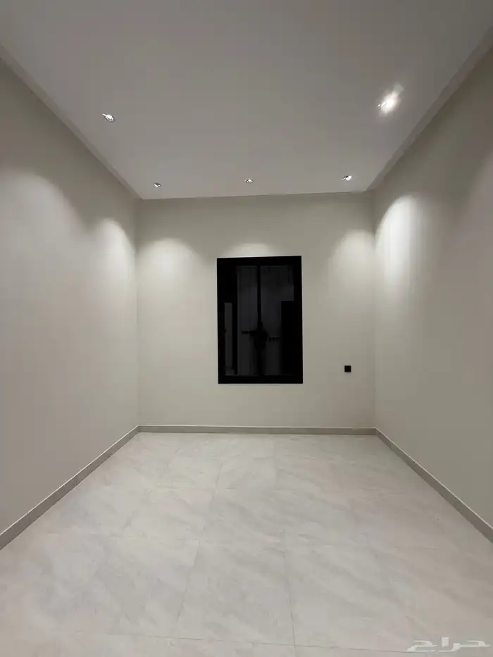 للبيع ارواف ارضيه وارواف علويه ببايكة سيارة ابها حي الزهور 36