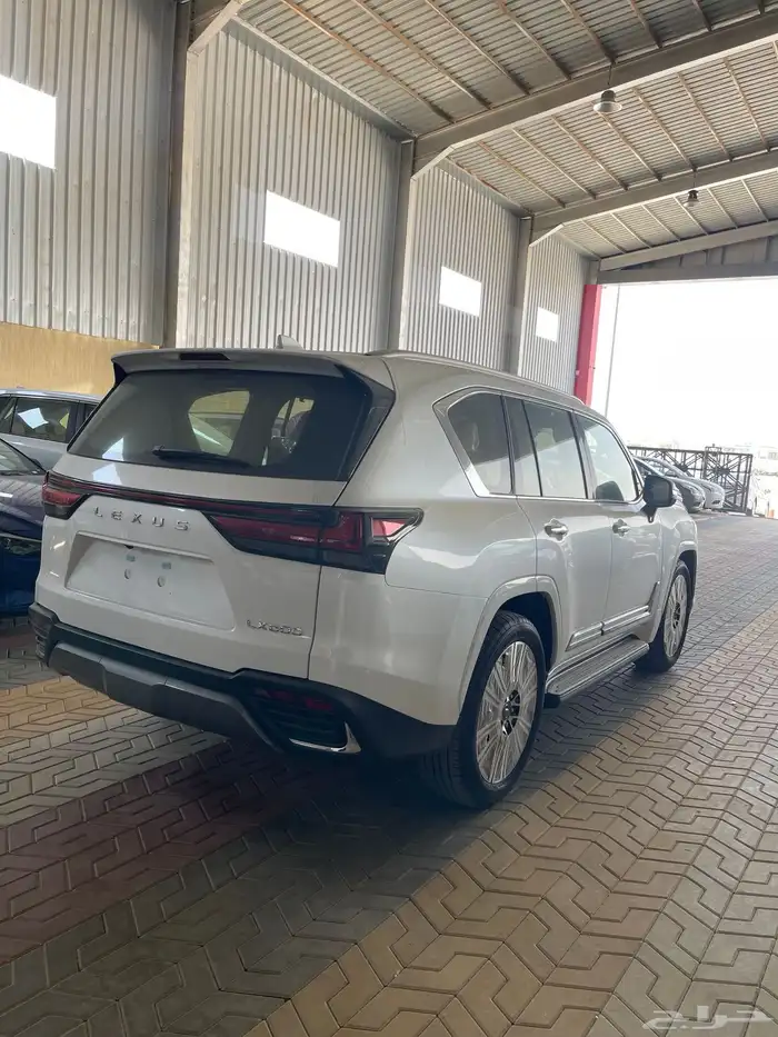 لكزس LX600 BB بنزين 2025 4