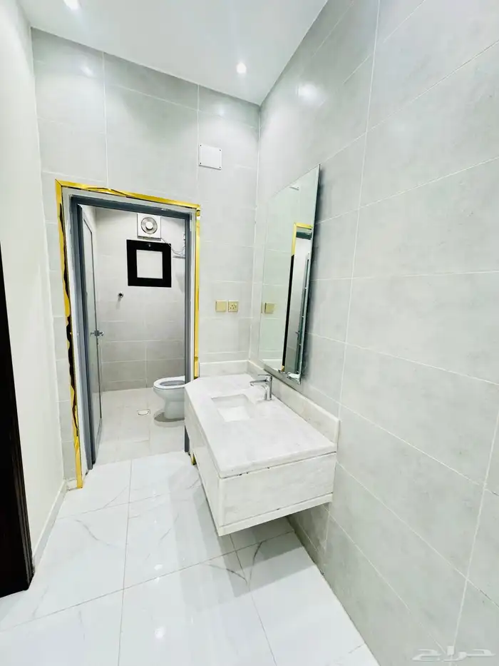 شقق للبيع تشطيب ممتاز حي السويس 9