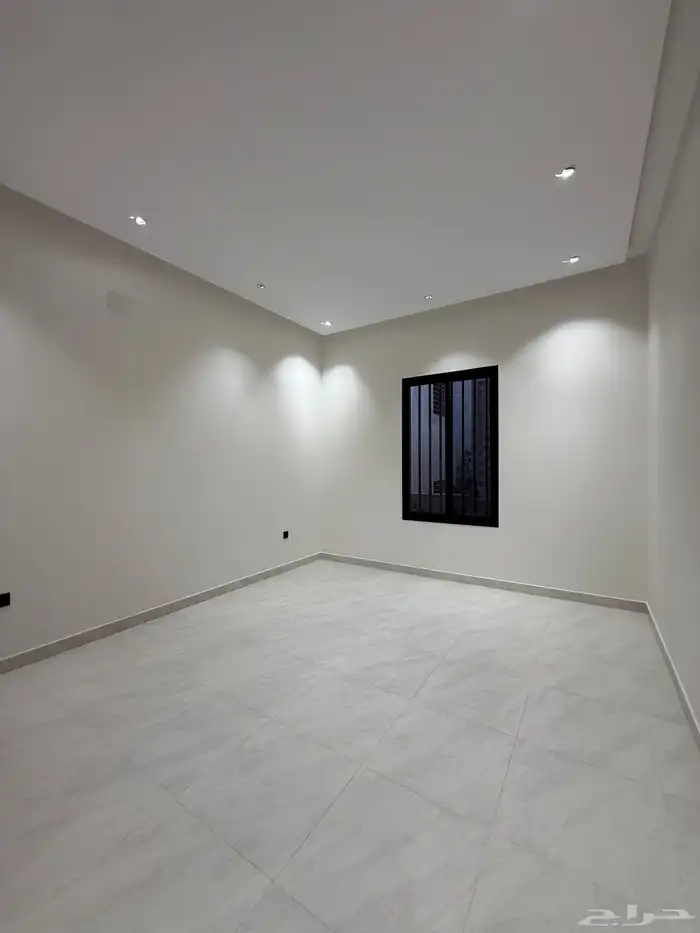 للبيع ارواف ارضيه وارواف علويه ببايكة سيارة ابها حي الزهور 24