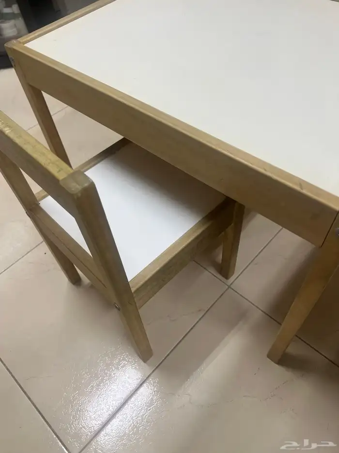 طاولة وكرسيين اطفال من ايكيا 3